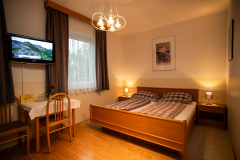 Dreibettzimmer-Gasthaus-Ogris-Rosental-Woerthersee-Kaernten-2